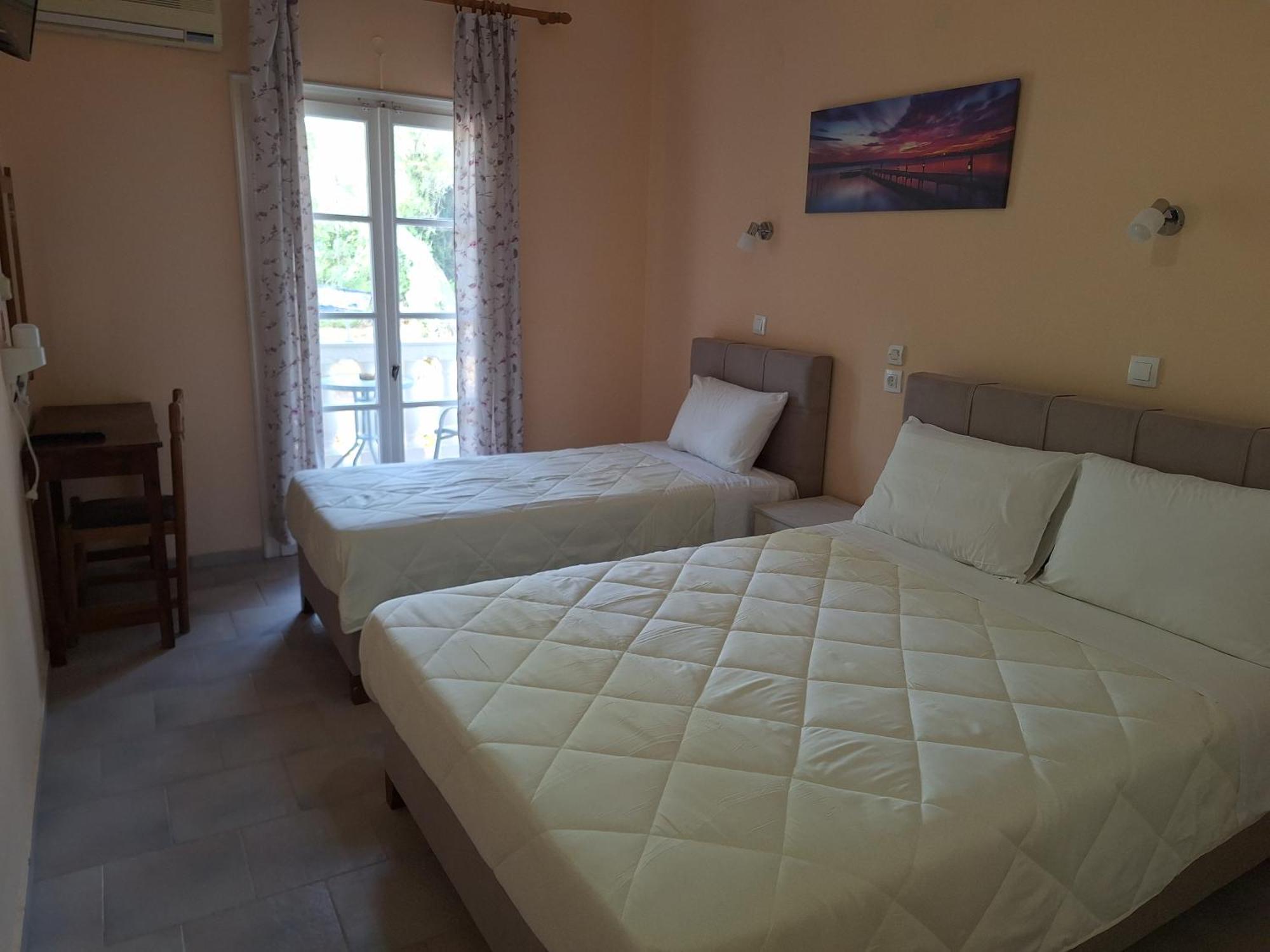 River Studios & Apartments Mesongi Luaran gambar